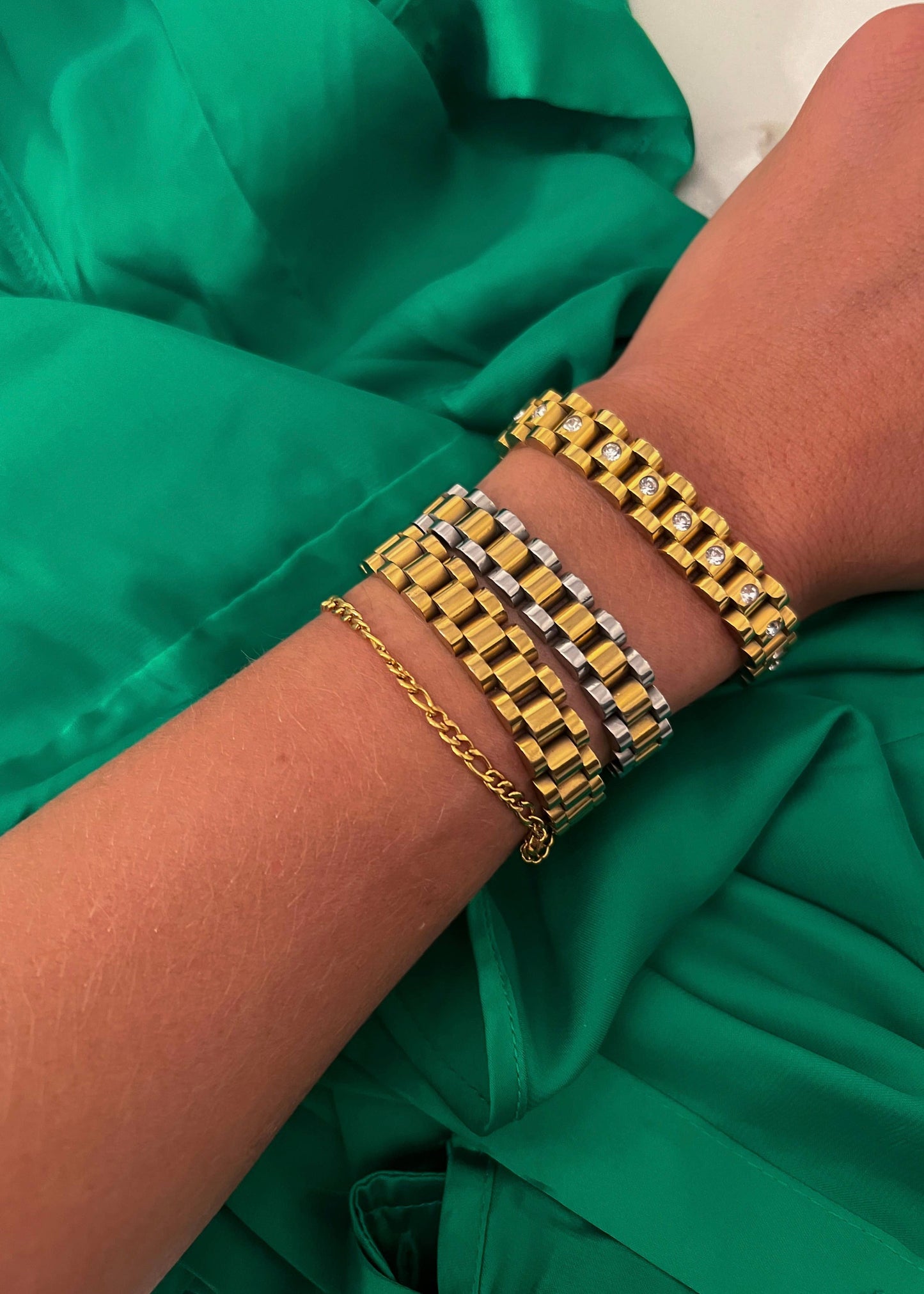 Elegant Gold Chain Watch Band Bracelet for Stylish Women
