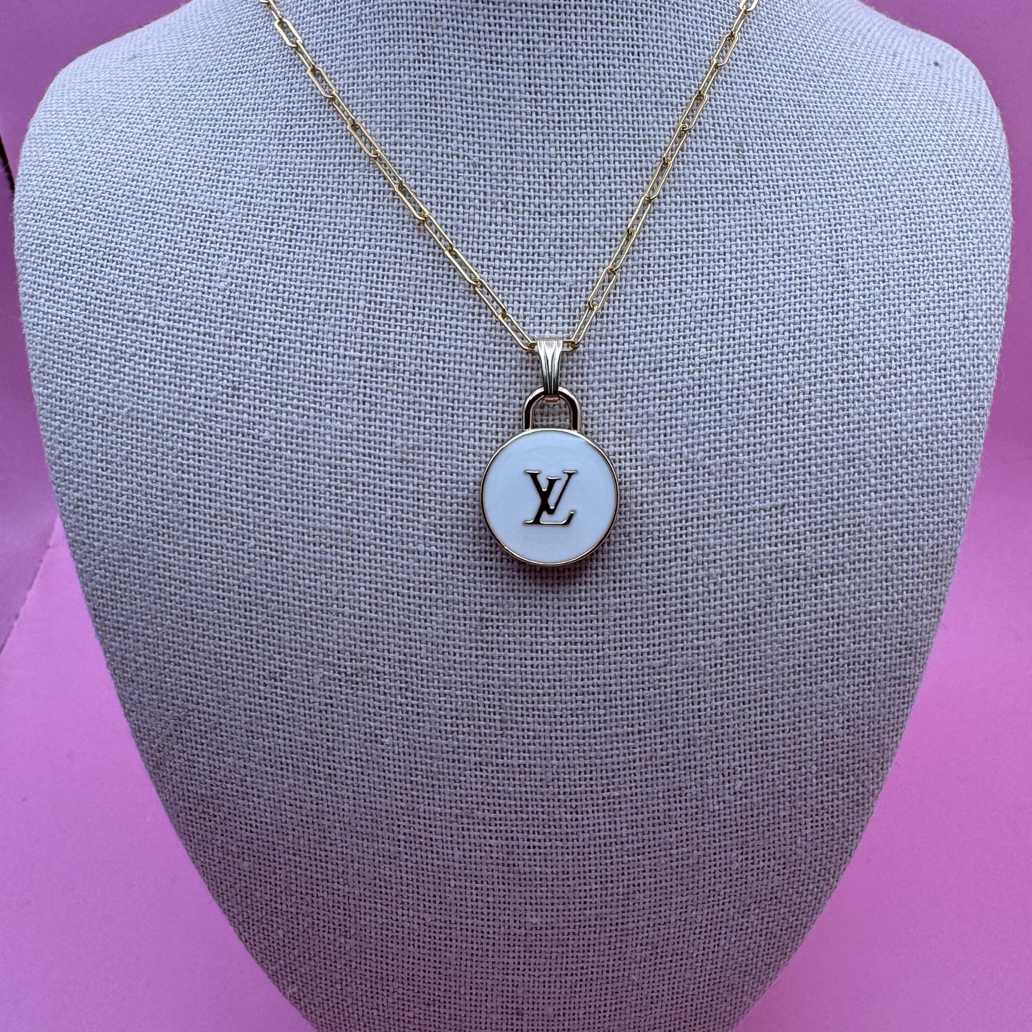 Elegant 14K Gold Filled Louis Vuitton Paperclip Necklace for Women