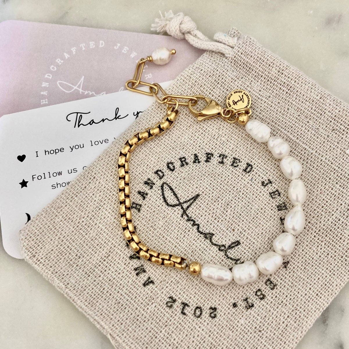 Freshwater Pearls and Gold Chain Bracelet for Elegant Style