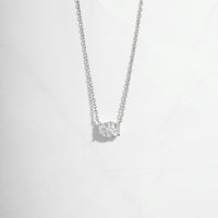 Oval Pendant Necklace: Silver