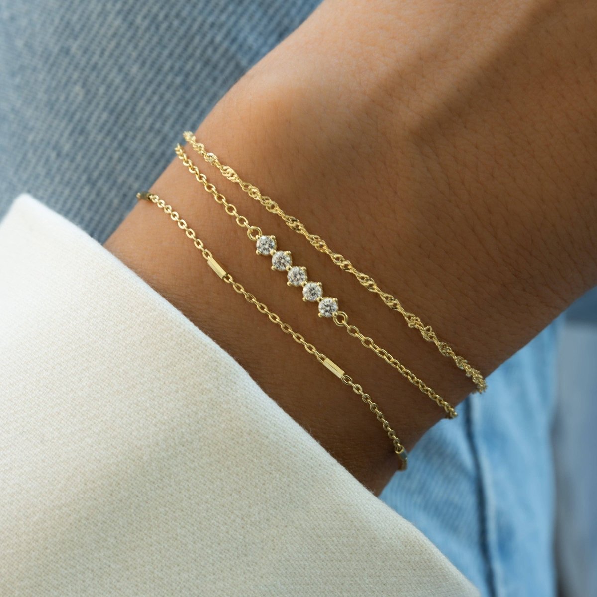 5 Stone Diamond Bracelet: 6.75" + .5" Ext / Gold