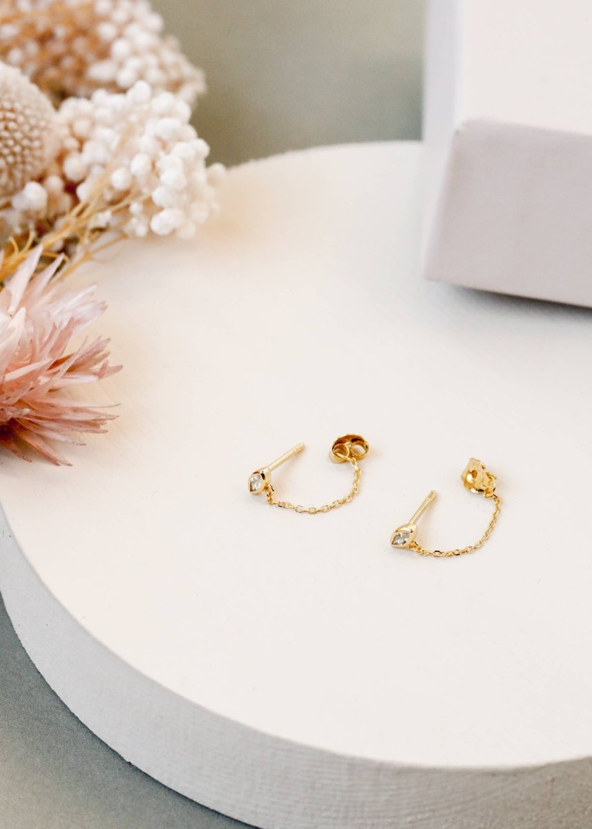 Chandra Chain Huggie Gold Earrings