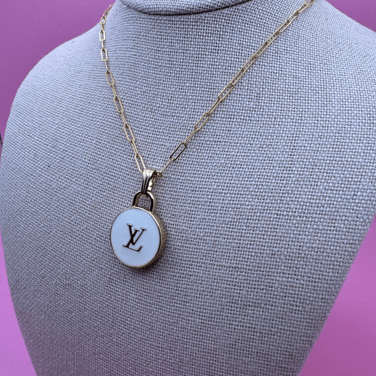 Elegant 14K Gold Filled Louis Vuitton Paperclip Necklace for Women