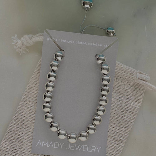 Light Reflecting Silver Beaded Bracelet for Elegant Style