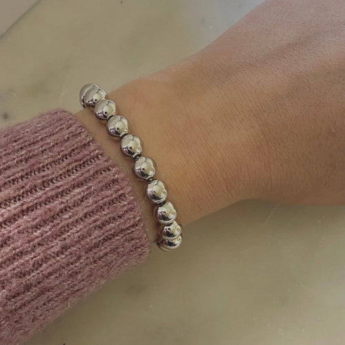 Light Reflecting Silver Beaded Bracelet for Elegant Style