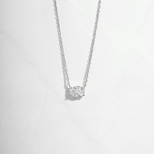 Oval Pendant Necklace: Gold