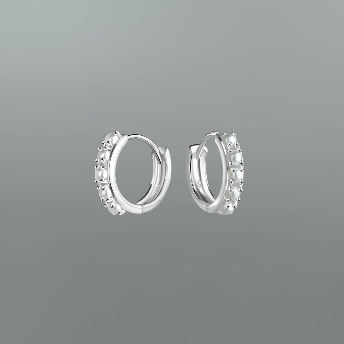 Pretty Pearl Lined Clicker Huggies