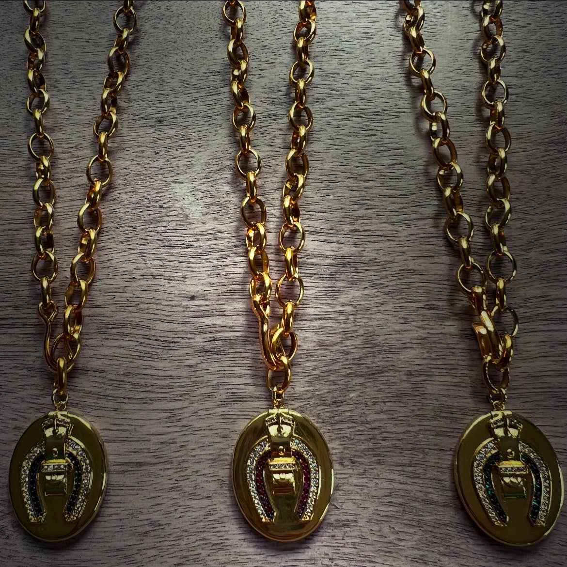 Rhinestone Cowgirl : Sapphire Stones