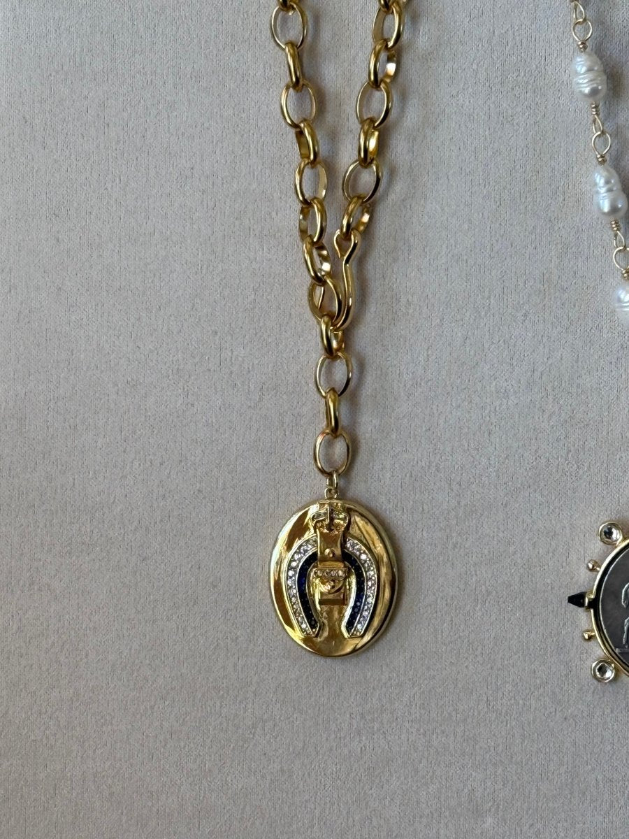 Rhinestone Cowgirl : Sapphire Stones