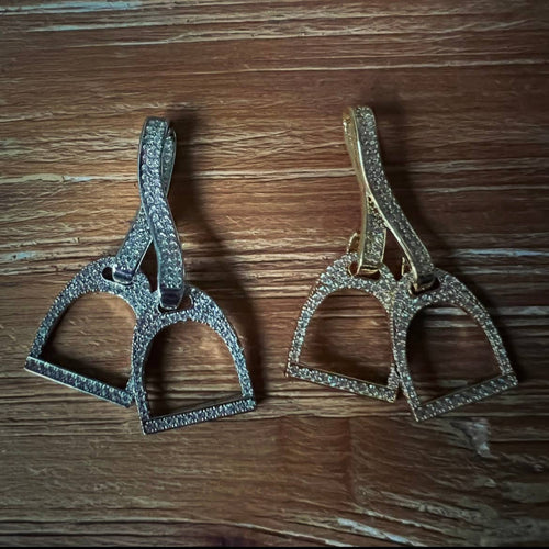 Stirrup Necklace: Silver